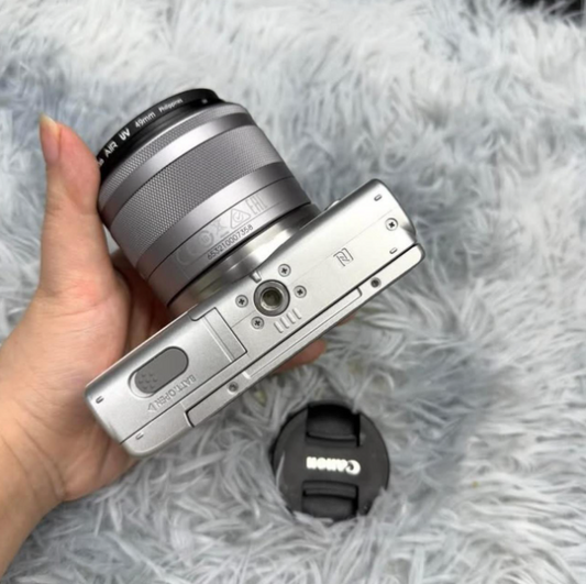 Camera Can EOS M100 Grey Cameras-And-Accessories